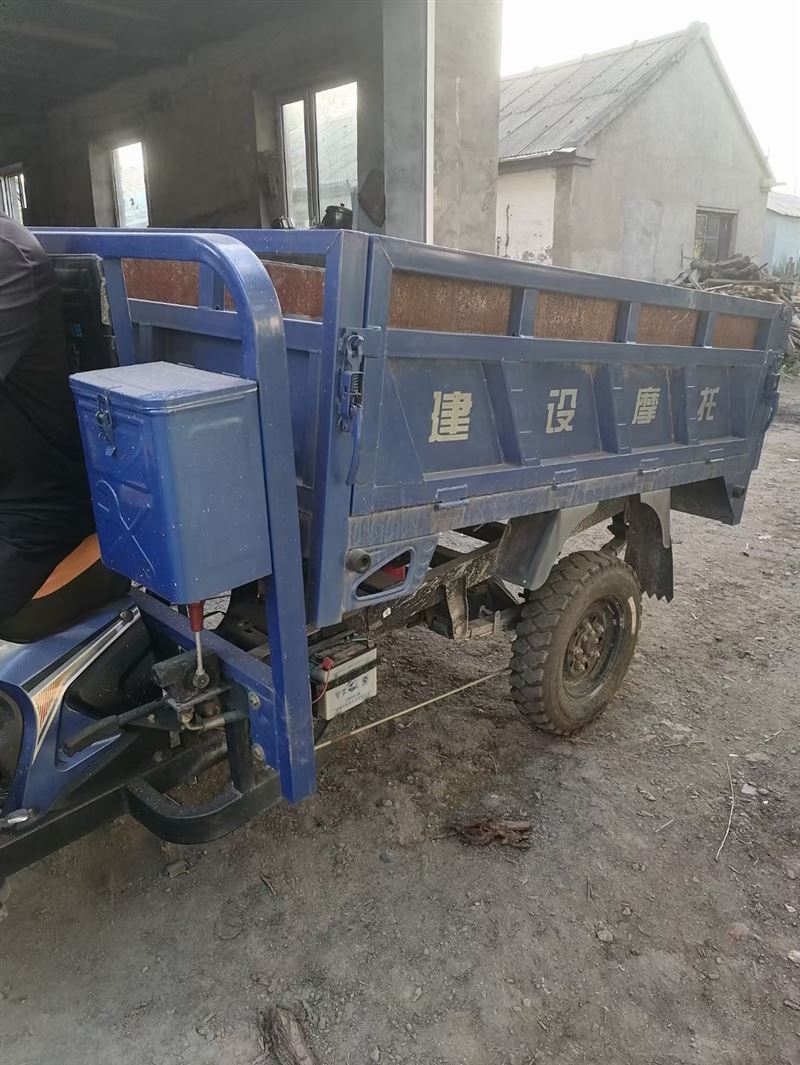 出售翻斗三輪車六千，沒出過力